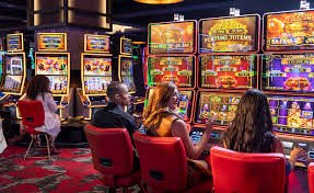 Antarmuka aplikasi mobile gpx slot menampilkan meja live-dealer dan menu permainan
